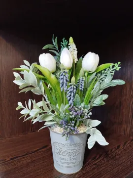 Elegáns, kézzel készült művirág dekor fehér tulipánokkal