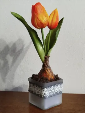 Narancssárga tulipános -hagymás művirág dekoráció